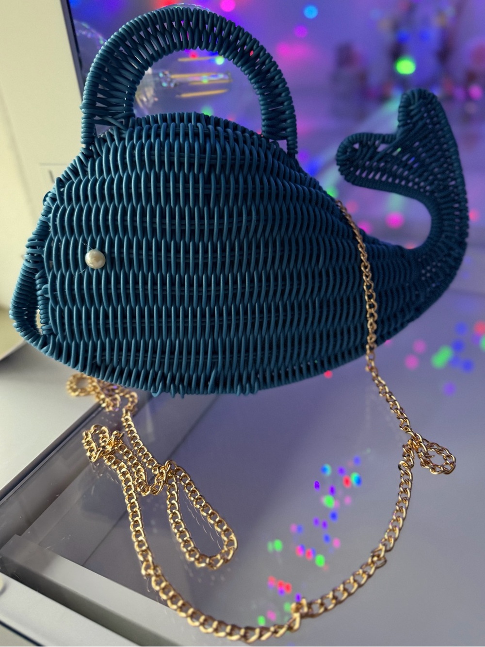 Tommy Bahama Nautical Wicker Woven Blue Whale Fish Purse Clutch Gold Chain Xbody